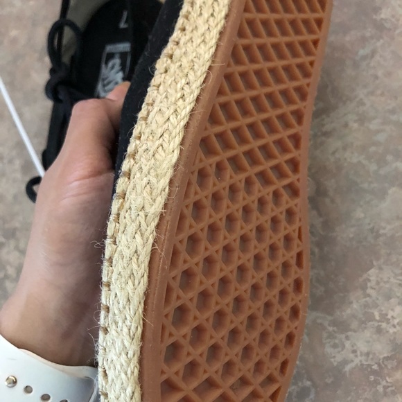 Vans - Picture 5 of 5